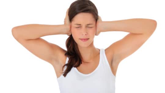 Tag und Nacht Turbinen im Ohr