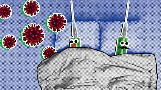 Eine nach dem weiblichen und dem männlichen Geschlecht illustrierte Spritze liegen nebeneinander zugedeckt in einem Bett. Um sie herum schwirren Viren. Gegen humane Papillomaviren (HPV) sind primär Mädchen geimpft – nun kommen Buben dazu. Das sollte man bezüglich des HP-Virus und der Impfung wissen.