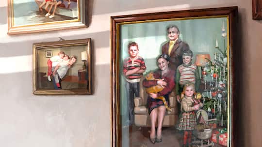 Illustration einer Wand an der Bilder mit Familienfotos hängen.