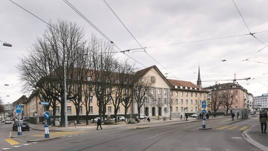 Im Bezirksgericht Zürich stapeln sich die Schlichtungsfälle.