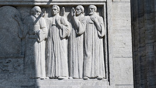 Aussenansicht des Schweizer Bundesgerichts in Lausanne. Recht auf Sozialhilfe auch mit Altersguthaben: Nun müssen viele Gemeinden ihre Praxis ändern.