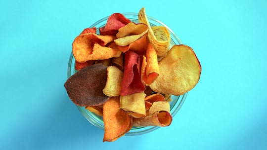 Gemüsechips in Schale