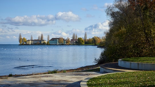 Gebaeude der Psychiatrischen Klinik in Muensterlingen am Bodensee. Tausende waren Opfer von fragwürdigen Medikamentenversuchen in der Psychiatrischen Klinik Münsterlingen. Jetzt entschädigt der Kanton erste Opfer.