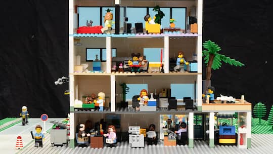 Beobachter, Themenbilder, Geld, Steuern, Wohnen, Familie, Partnerschaftsgesetz, Konkubinat, gleichgeschlechtliche Ehe, Haushalt, Büro, Arbeit, Versicherung, Budget, Schweizer, schweizer, Bevölkerung, Steuererklaerung, Sparen, Beruf, Berufe, Berufsbild, Job, Arbeit