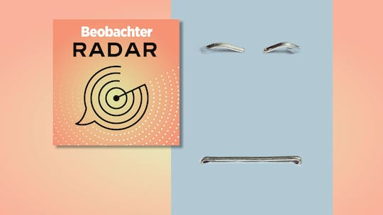 Collage für Beobachter Podcast Radar zum Thema Fam Zulagen, Familenzulagen, Bürokratiemonster. Bilder:Shutterstock: Set of different staples pushed into a piece of paper. Isolated on white background.Beobachter: Illustration Podcast Radar