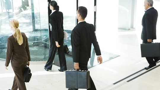 Drehtürphänomen: von der Pharmaindustrie direkt zur Aufsichtsbehörde