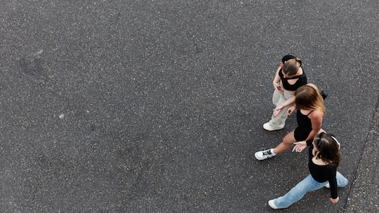 Immer mehr junge Leute leiden unter Stress und psychischen Krankheiten. Moana, Lou und Dilan (v.l.) sprechen darüber