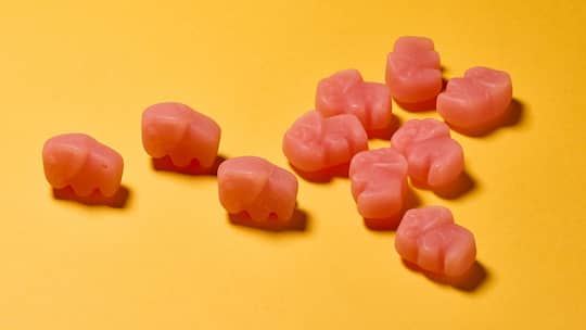 Vitaminis von Burgerstein: Für dumm verkauft Unnötige Vitamine, zur Hälfte Zucker Burgerstein bewirbt ein Präparat zur Nahrungsergänzung für Kinder ab vier Jahren. Fachleute sehen das sehr kritisch.