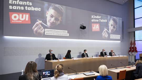 Medienkonferenz des überparteilichen Komitees «Ja zum Schutz der Kinder und Jugendlichen vor Tabakwerbung», am Dienstag, 18. Januar 2022, in Bern