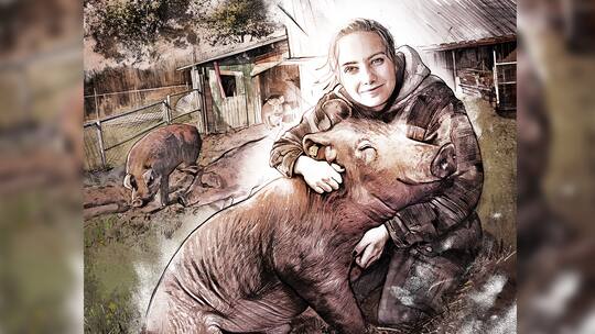 Frau hält Schwein in den Armen