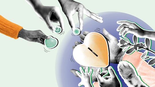 Drei Hände mit Münzen reichen zu einem Herz mit Geldschlitz. Pfoten, Hände und Pflanzen greifen nach dem Herz. Worauf man beim Spenden achten sollte.