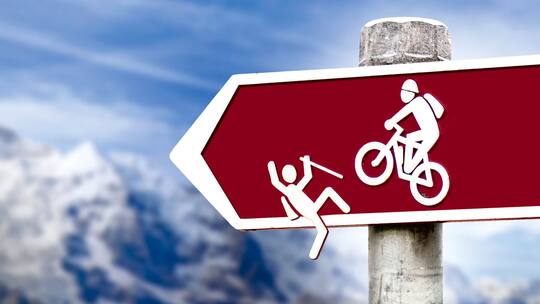 E-Biker vs. Wanderer