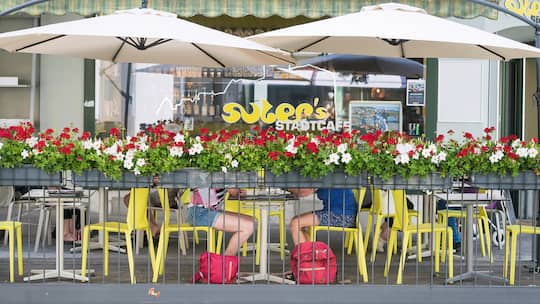 Blick auf die Terrasse von Suter's Stadtcafé in Langenthal