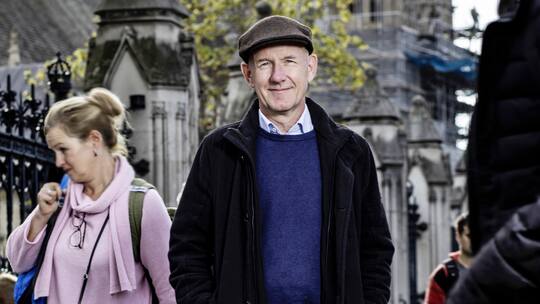 Patrick Wuelser Radio Korrespondent SRF in UK und Irland, fotografiert Parliament Square London, UK