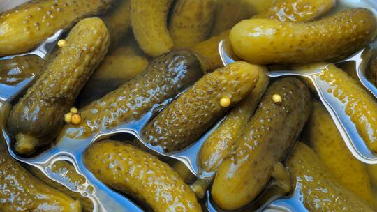 Cornichons, eingelegte Essiggurken, Deutschland Cornichons, pickled gherkins, Germany (KEYSTONE/imageBROKER/JUERGEN PFEIFFER)