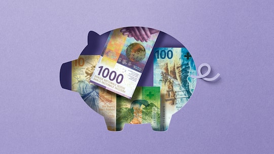 Collage mit Sparsäuli und Geld – Wir erklären, warum sich unser Gehirn mit Sparen schwertut. Und  zeigen, wie Sie weniger Geld ausgeben