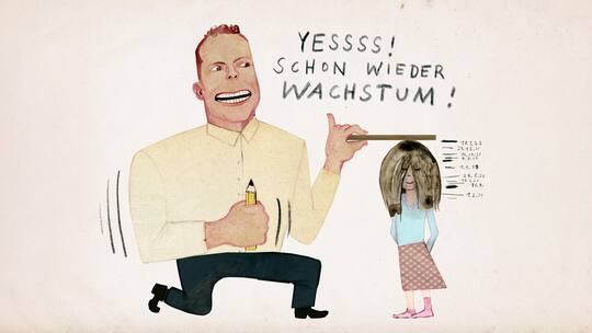 Mann misst Grösse seiner Tochter und freut sich über Wachstum