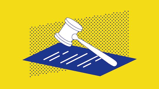 Ein Richterhammer vor einem gelben Hintergrund. In der Rubrik «Das Urteil» stellt der Beobachter regelmässig die neuesten Bundesgerichtsentscheide vor und zeigt, wie bei Fragen zu Alimente, Erbschaft sowie weiteren rechtlichen Fragen das höchste Schweizer Gericht geurteilt hat