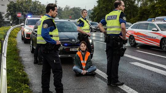 Strassenblockade von Renovate Switzerland
