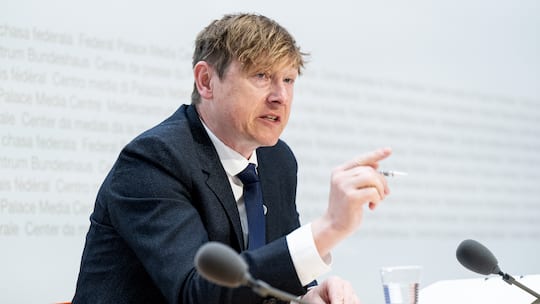 Preisüberwacher Stefan Meierhans spricht an der Jahresmedienkonferenz, am Montag, 28. Februar 2022, in Bern.