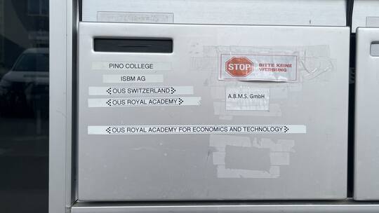 Briefkasten der Firma OUS