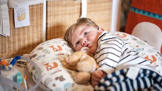 Warum braucht es ein Kinderhospiz? Reportage bei der Familie Wyss Iseli mit Loic (3.5 Jahre), welcher unter einem komplexen Fehlbildungssyndrom leidet. Dies vor dem Hintergrund der Neueröffnung des ersten Kinderhospiz der Schweiz.