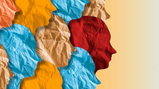 Silhouetten von Köpfen