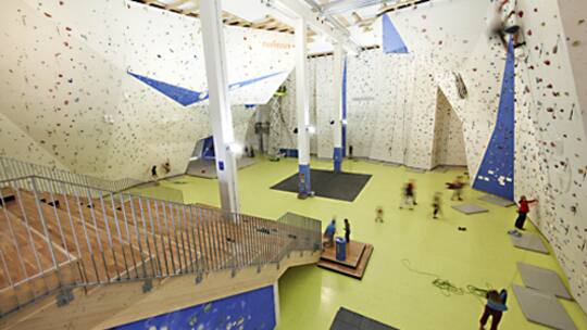 Griff um Griff gegen die Schwerkraft