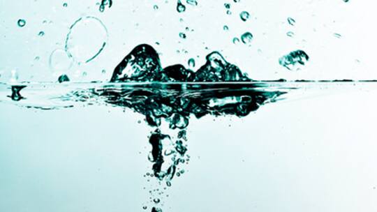 Wo grünes Wasser fliesst