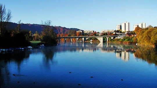 Autobahn-Abwasser fliesst ungereinigt in den See