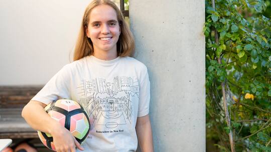 Debora Serrano, GC-Nachwuchsfussballerin freut sich auf die Frauen-EM im 2025 in der Schweiz