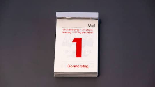 17.02.2025, Jahreskalender 2025 : Kalenderblatt, Donnerstag 1.Mai 2025, Maifeiertag, Staatsfeiertag in Österreich, Tag der Arbeit in der Schweiz, 17.02.2025 Jahreskalender 2025 17.02.2025 Jahreskalender 2025 *** 17 02 2025, annual calendar 2025 cale…