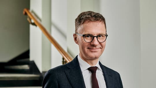 SGB-Chefökonom im Porträt.