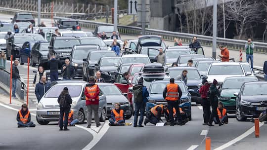 Eine Strassenblockade von Renovate Switzerland