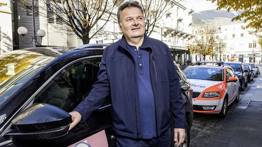 Stephane Lanz vor seinem Fahrzeug