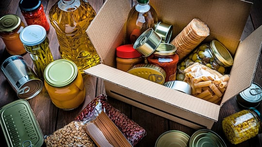 Paket mit Lebensmitteln