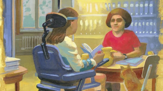 Junge Frau im Rollstuhl