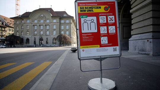 Coronavirus-Warntafel in der Schweiz