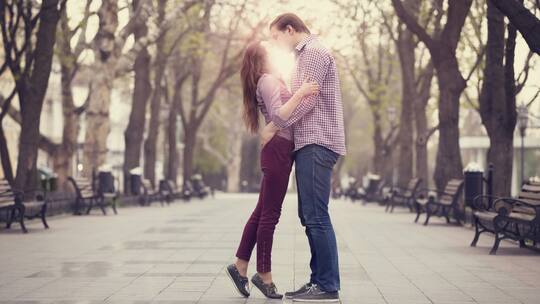 Wie spüre ich, dass die Liebe zu einem Mann echt ist?