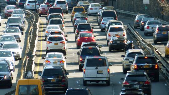Rechts vorbei auf der Autobahn - erlaubt?