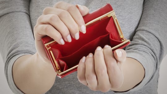 Sozialamt lässt Mutter und Kind fallen