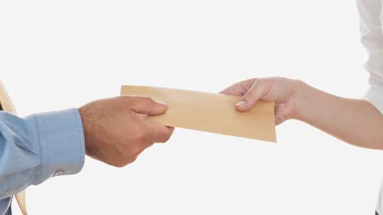 Kann ich um einen Vorschuss bitten?