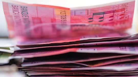 Ein Bündel Schweizer Banknoten