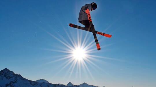 Beim Freeskiing fährt das Risiko mit