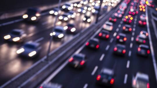 Rechts vorbeirollen ist jetzt erlaubt