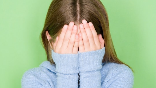 Mädchen mit Schuldgefühlen