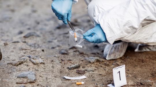 DNA-Phänotypisierung: eine Zigarettenkippe am Tatort