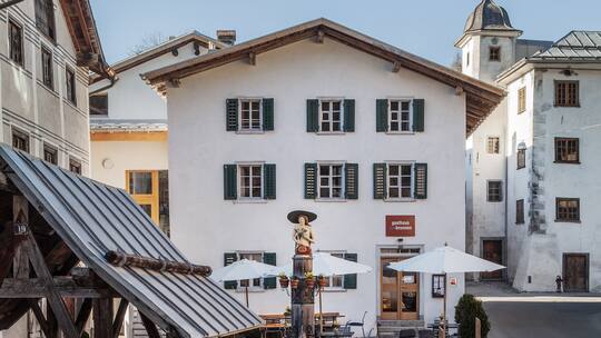 Neues Leben hinter alten Mauern