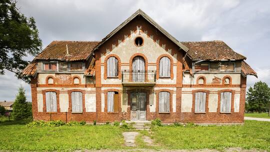 Altes verbarrikadiertes Haus