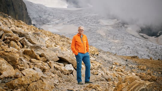 Hüttenwart Hans Hostettler von der Blüemlisalphütte (2840 m ü. M.), Kandersteg, Bern, Schweiz.